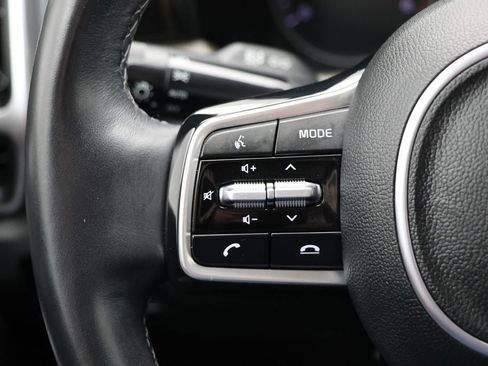 Used 2023 Kia Sorento S image 19