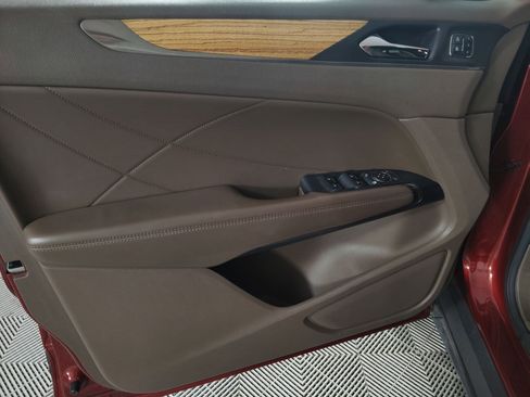 Used 2015 Lincoln MKC FWD w/ Equipment Group 102A Reserve image 13