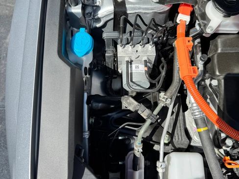 Used 2025 Honda CR-V Sport image 32