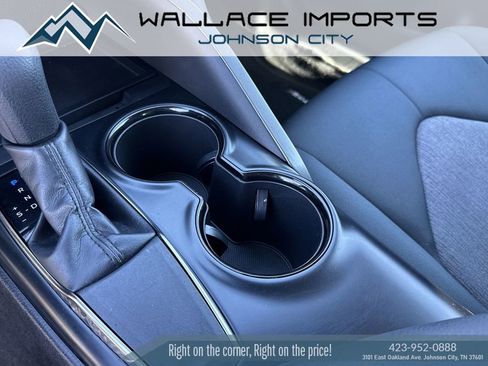 Used 2019 Toyota Camry LE image 8