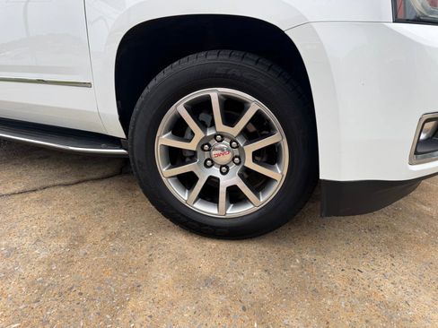 Used 2018 GMC Yukon Denali RWD image 15