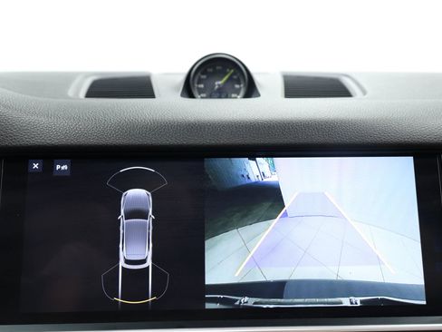 Used 2019 Porsche Cayenne E-Hybrid Sport Utility 4D image 30