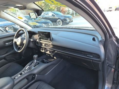 Used 2023 Honda HR-V LX image 11