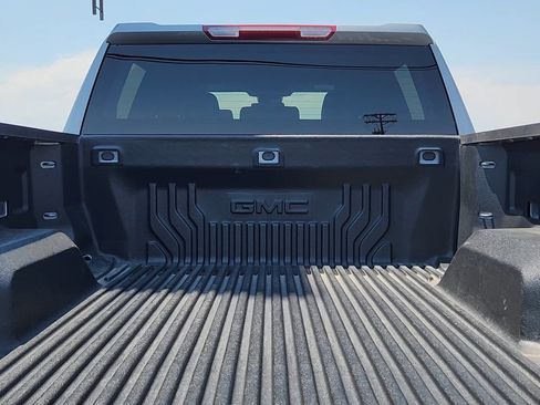 Used 2025 GMC Sierra 1500 SLT AWD/4WD image 20