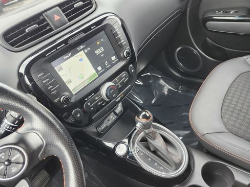 Used 2018 Kia Soul ! w/ Tech Package FWD image 27