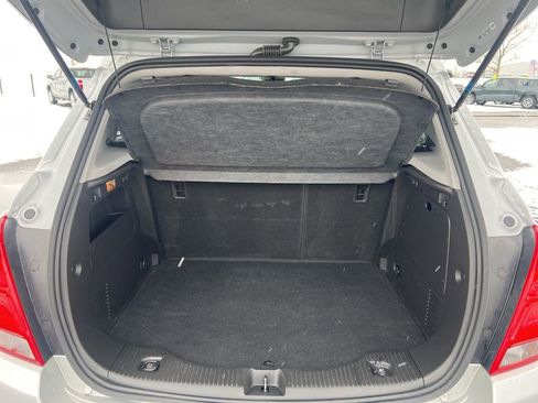 Used 2019 Chevrolet Trax LT w/ LT Convenience Package image 7