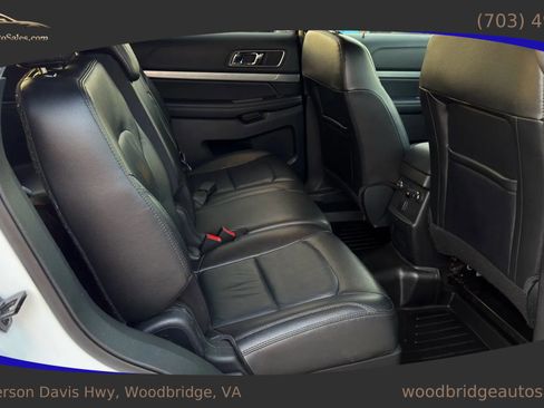 Used 2018 Ford Explorer XLT w/ Equipment Group 202A image 15