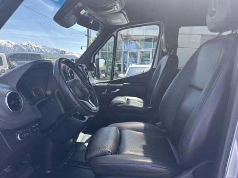 Used 2019 Mercedes-Benz Sprinter 170 image 14