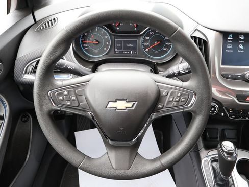 Used 2017 Chevrolet Cruze LT w/ Convenience Package FWD image 14