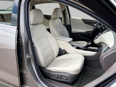 Used 2024 Chevrolet Malibu LT FWD image 9