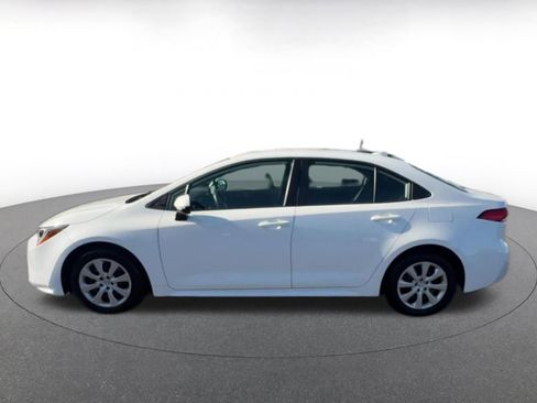 Used 2025 Toyota Corolla LE image 9