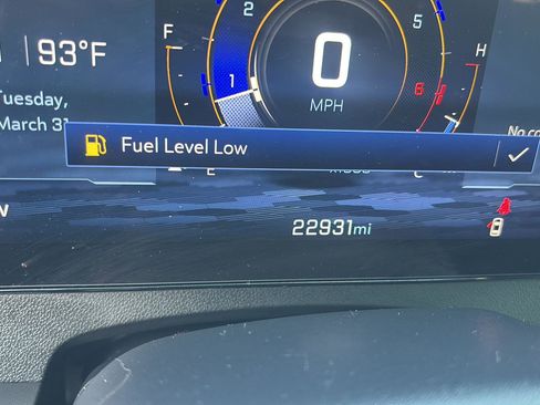 Used 2025 Chevrolet Traverse LT w/ Midnight/Sport Edition image 12