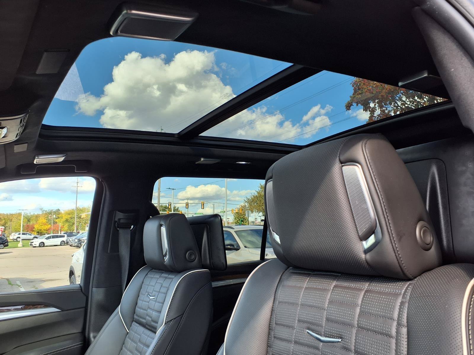 Used 2025 Cadillac Escalade ESV Sport Platinum AWD/4WD image 20