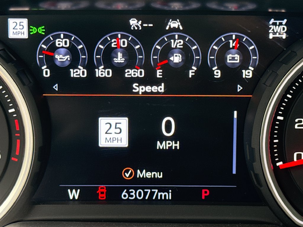 Used 2021 Chevrolet Suburban High Country w/ Premium Package 2 AWD/4WD image 15