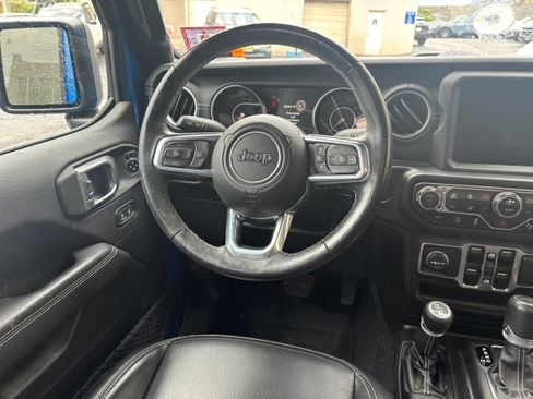 Certified 2020 Jeep Gladiator Overland AWD/4WD image 27