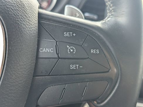 Used 2015 Dodge Challenger SXT w/ Driver Convenience Group RWD image 16