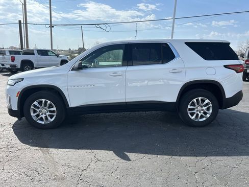 Used 2023 Chevrolet Traverse LS image 8