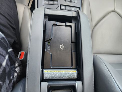 Used 2020 Toyota Highlander XLE image 48