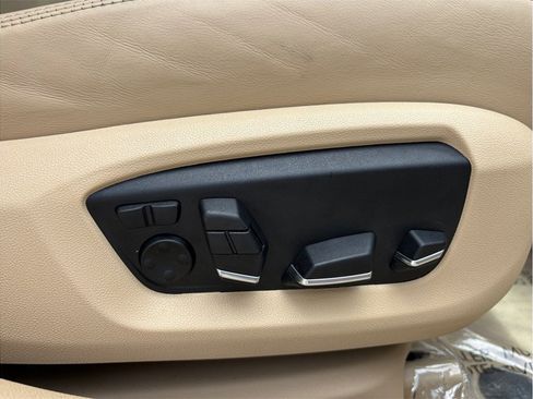 Used 2015 BMW 750Li RWD image 46