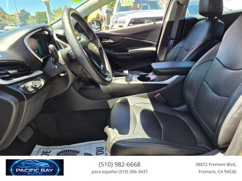 Used 2016 Chevrolet Volt LT w/ Comfort Package FWD image 11