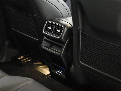 Used 2024 Mercedes-Benz GLE 450e 4MATIC image 19