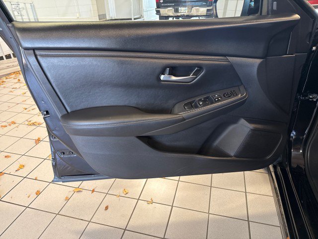 Used 2025 Nissan Sentra SV FWD image 14