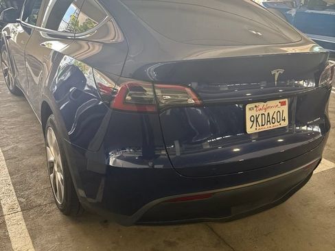 Used 2023 Tesla Model Y Long Range AWD/4WD image 7