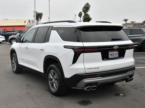 Used 2024 Chevrolet Traverse LT image 6