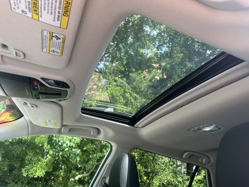 Used 2022 Subaru Outback Limited w/ Popular Package #2 image 16