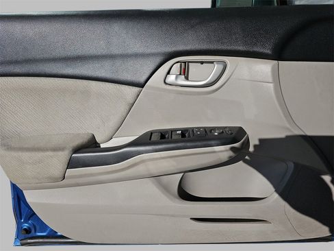 Used 2013 Honda Civic LX image 25