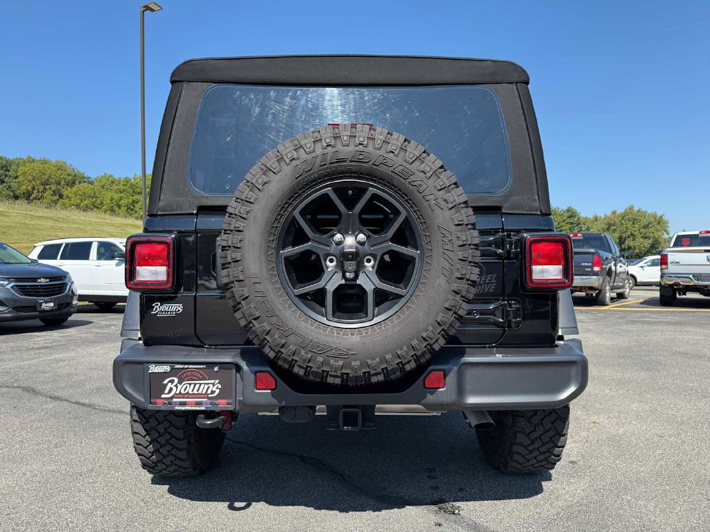 Used 2024 Jeep Wrangler Unlimited Sport AWD/4WD image 4