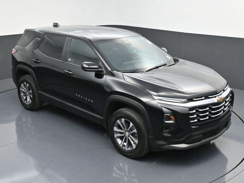 Used 2025 Chevrolet Equinox LT w/ Safety and Technology Package image 42