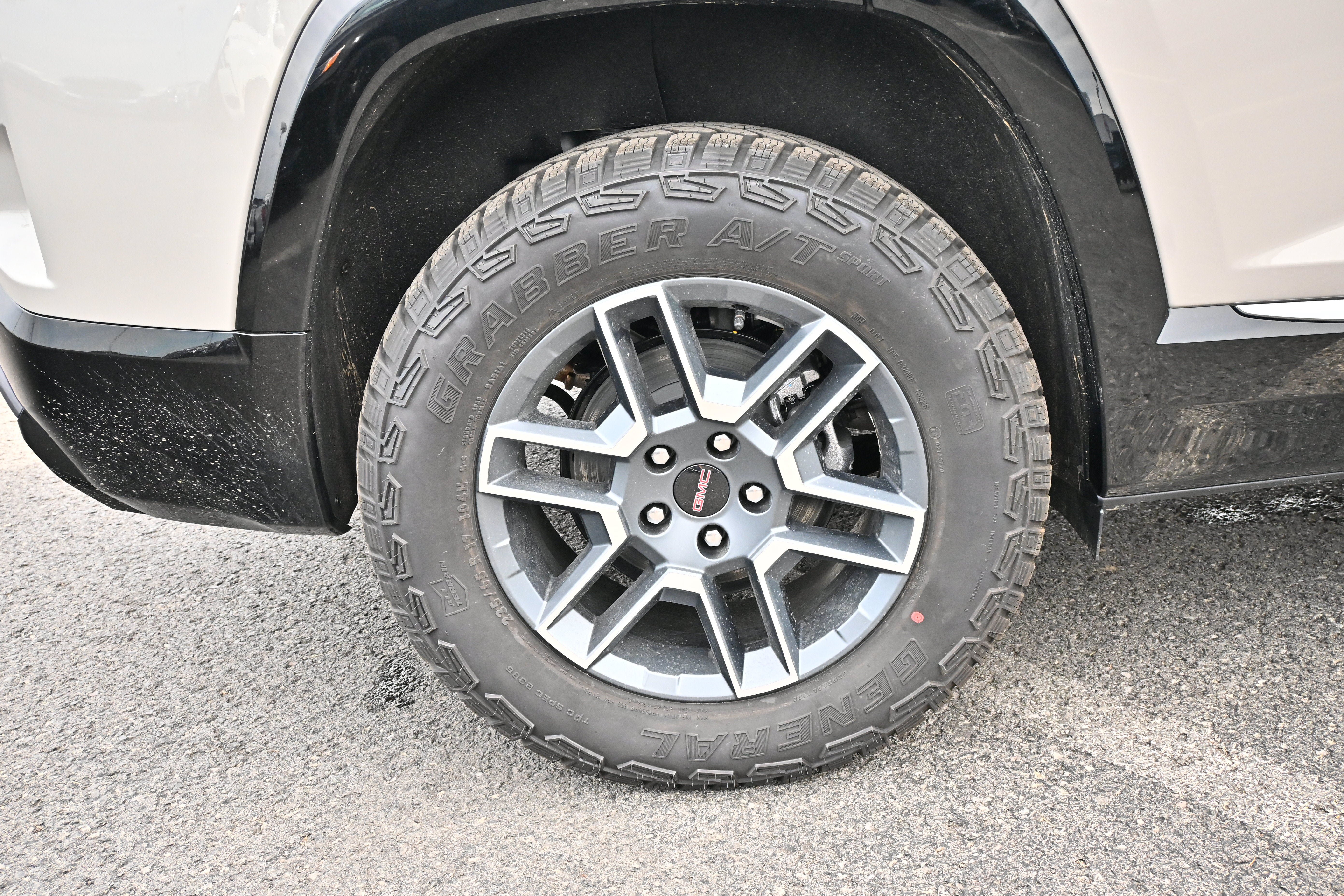 New 2027 GMC Terrain AT4 w/ Technology Package II AWD/4WD image 9