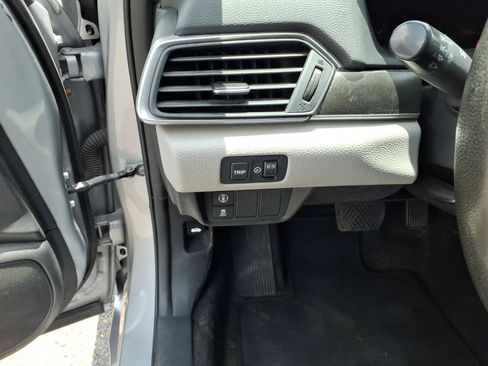 Used 2018 Honda Accord LX image 12