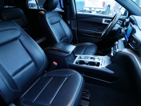 Used 2020 Ford Explorer XLT w/ Equipment Group 202A image 21