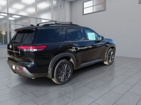 New 2026 Nissan Pathfinder SL image 8