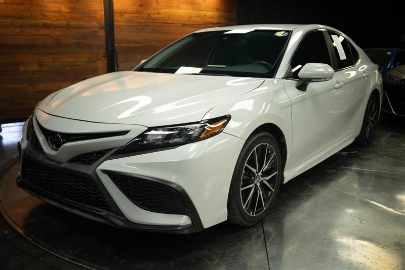 Used 2023 Toyota Camry SE AWD/4WD image 2