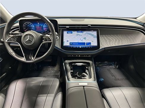Used 2025 Mercedes-Benz E 350 4MATIC Sedan image 13