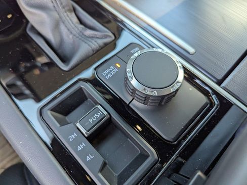 Used 2025 Toyota Tundra Platinum image 24