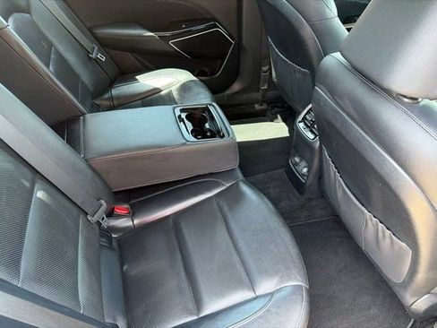 Used 2017 Kia Cadenza Premium w/ Luxury Package FWD image 37