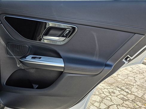New 2025 Mercedes-Benz GLC 300 4MATIC image 32