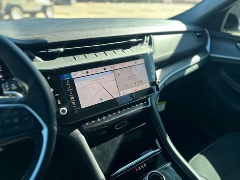 New 2026 Jeep Grand Cherokee Altitude image 18