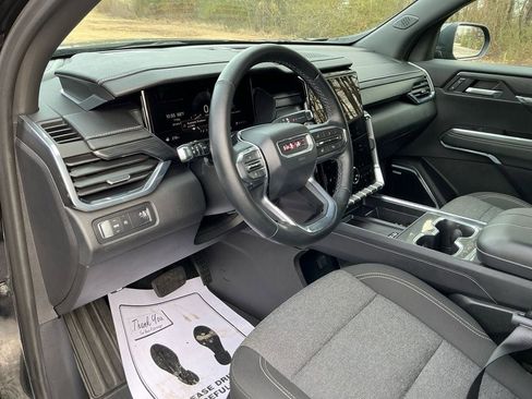 Used 2025 GMC Acadia Elevation image 16