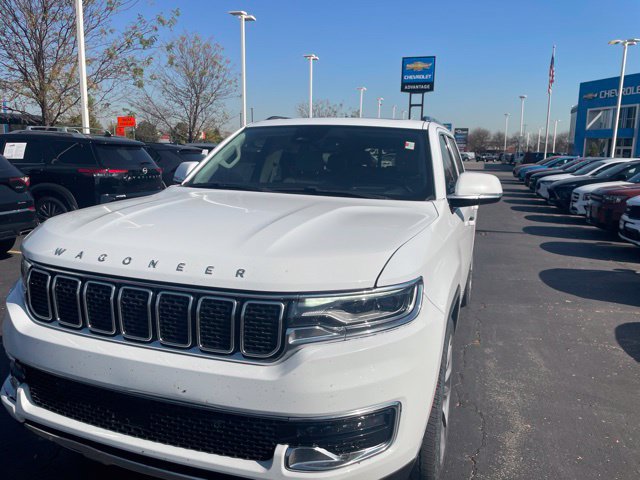 Used 2022 Jeep Wagoneer Series III w/ Premium Group I AWD/4WD image 5