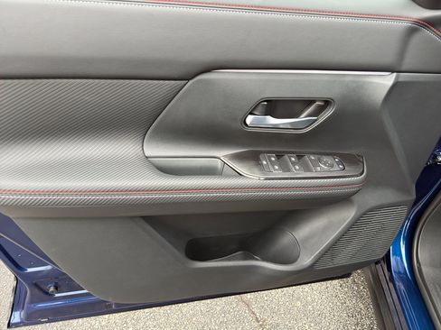 New 2026 Nissan Kicks SR image 13