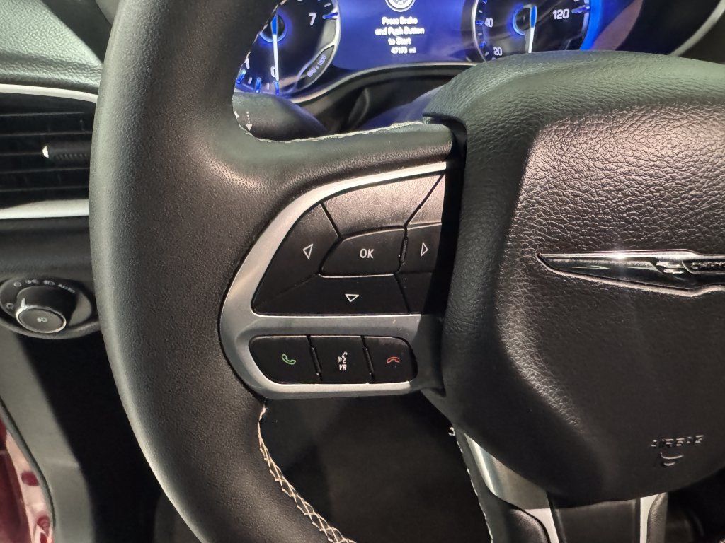 Used 2025 Chrysler Pacifica Select FWD image 6