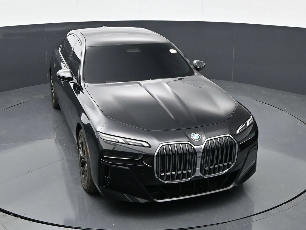 Used 2023 BMW 760i xDrive AWD/4WD image 37