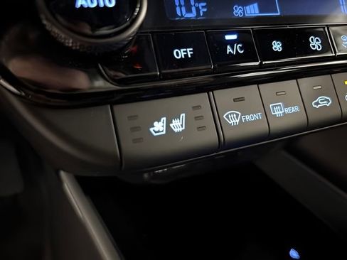 New 2025 Hyundai Elantra Limited image 33