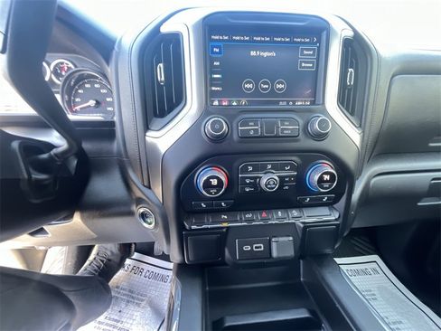 Used 2022 Chevrolet Silverado 1500 RST w/ LPO, Blackout Package image 18
