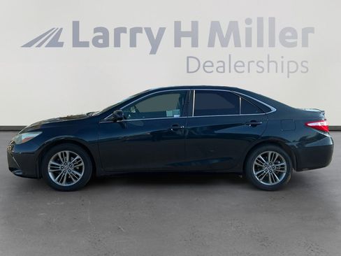 Used 2015 Toyota Camry SE image 2